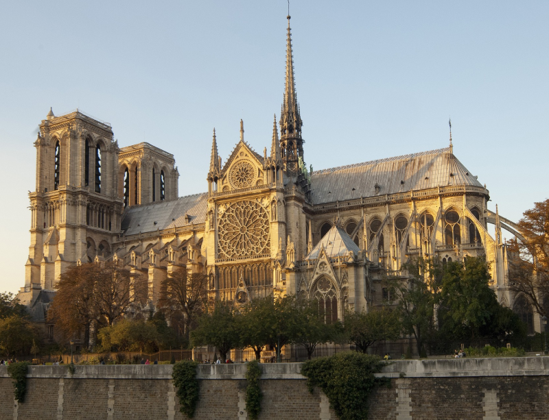มหาวิหารน็อทร์-ดาม (Notre-Dame Cathedral)