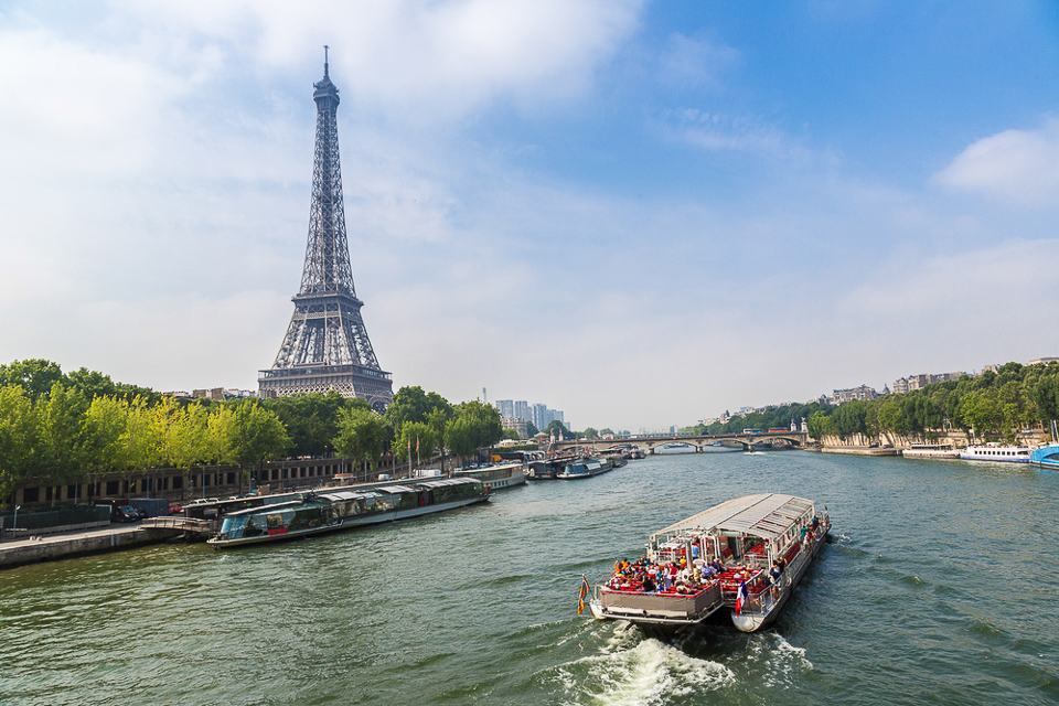 ล่องเรือชมวิวสวยสองฝั่งแม่น้ำแซน Seine River