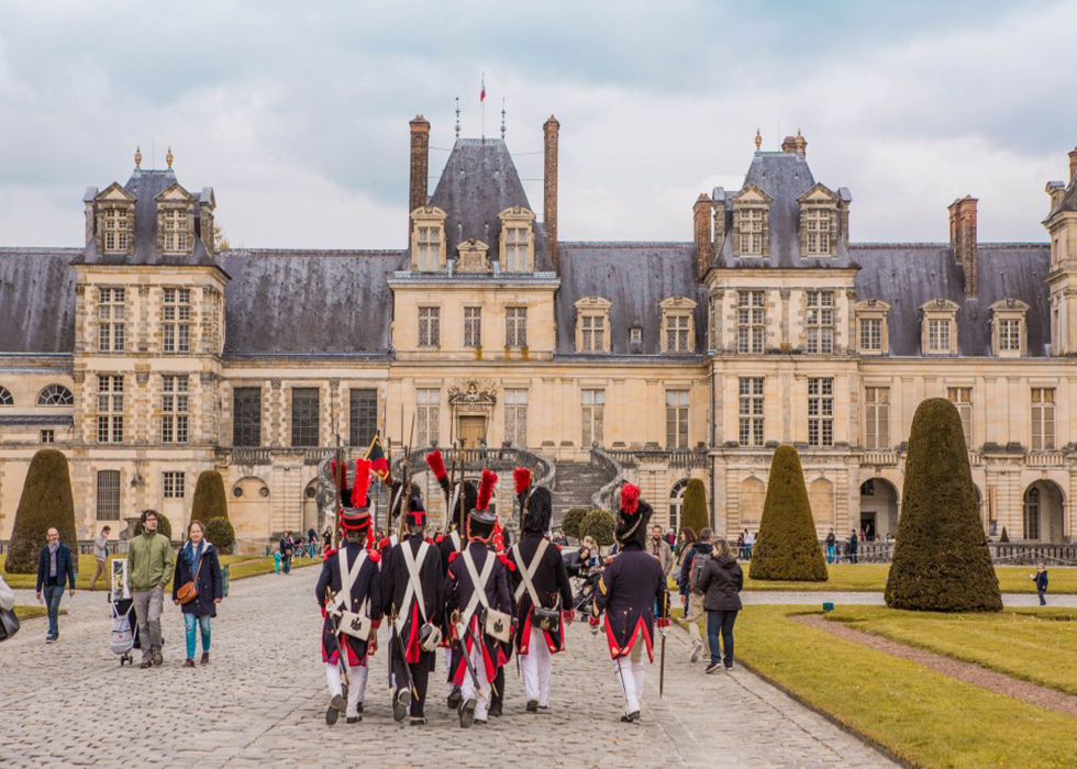 เที่ยวชานเมืองปารีส ปราสาท FONTAINEBLEAU